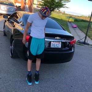 Meet your Posher, Adonte